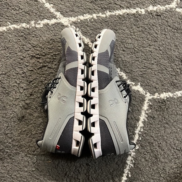 On clouds, the classic - Picture 3 of 4